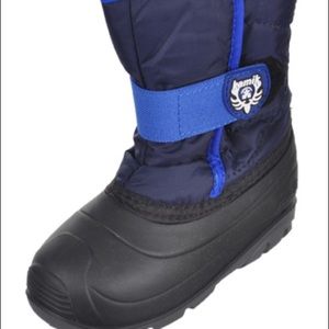 Toddler boy Kamik snow boots